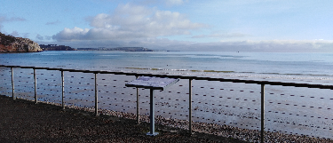 Pannonceau devant la plage de Morgat