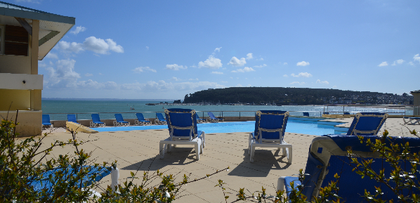 Vue sur le port de plaisance de Morgat